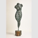 Weiblicher Gewandtorso, Bronze / Terrakotta, 53·14·09, 2010; Foto: Thomas Häntzschel